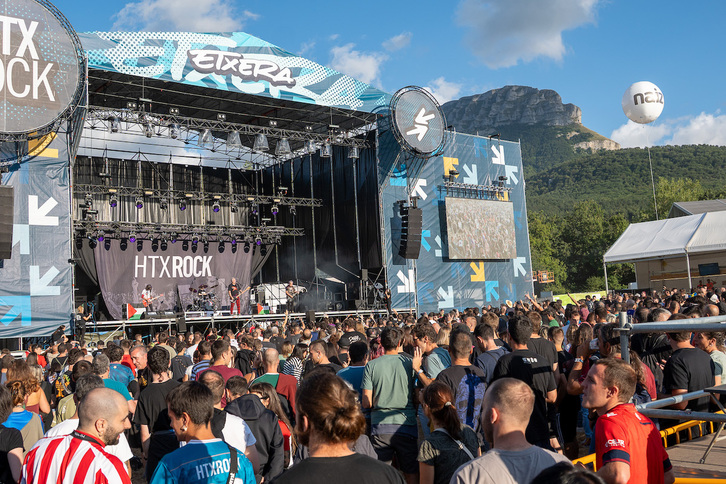 Jendez gainezka egon da lehen ordutik Beriain gunea Hatortxu Rocken azken edizioan.
