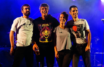 Aizarnazabalen aurkeztu zuten beren diskoa Kak! taldekoek irailaren 27an.