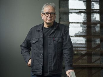 ‘Lurra ikutu barik’ diskoa aurkeztu zuen NAIZ Irratiko MusikHaria saioan Ruper Ordorikak.