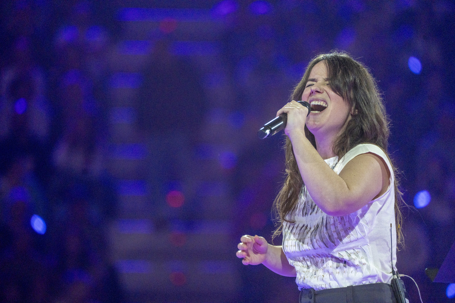 Olatz Salvadorrek publikoa hunkitu zuen. Olatz Salvadorrek publikoa hunkitu zuen.