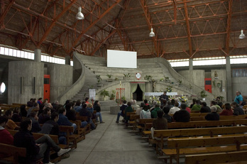 La iglesia del 3 de Marzo, durante una visita guiada de Ahaztuak.
