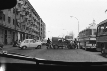 Barrikada Gasteizko kaleetan.