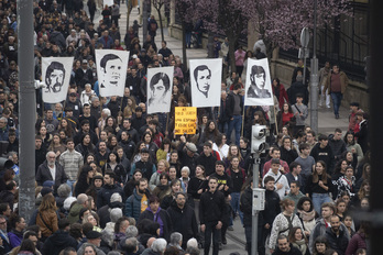 Manifestariak 1976an hildako bost langileak gogoratu dituzte.